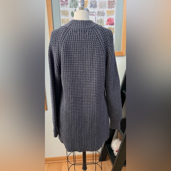 Everlane Merino wool sweater in grey waffle knit - Picture 5 of 12